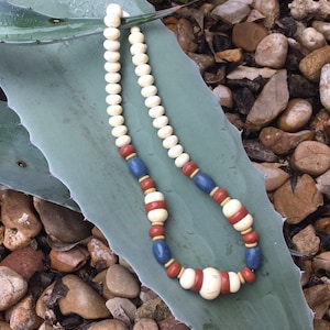 Retro Bohemian Statement Necklace with Chunky Wooden Beads - Free-Spirited Vibes