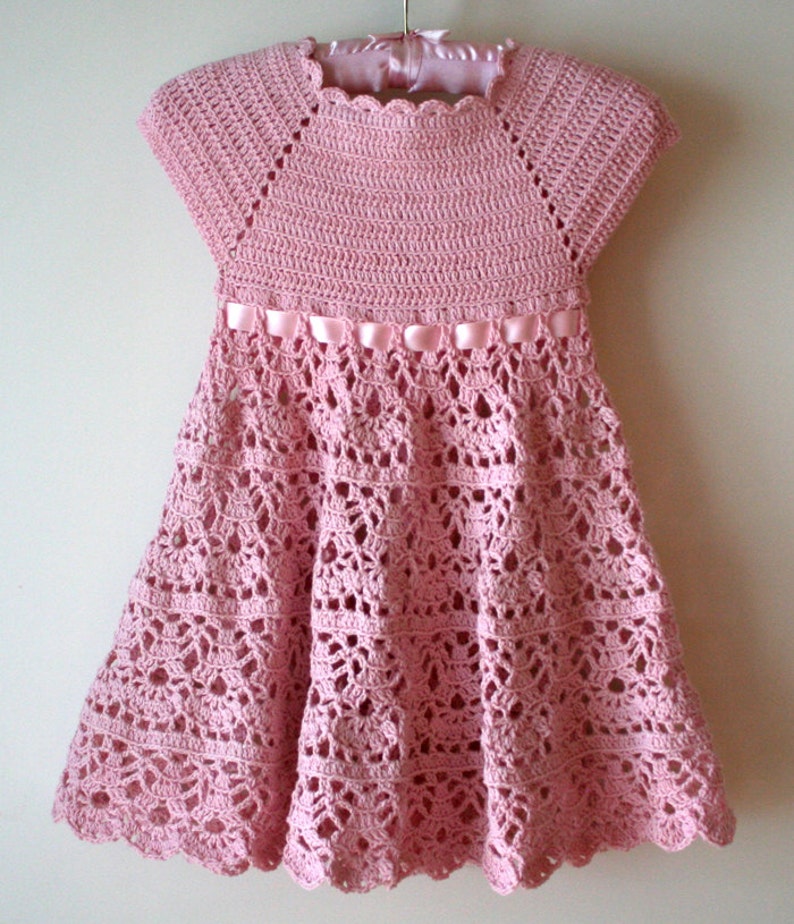 Modèle au crochet de robe en dentelle rose , Robe de demoiselle d'honneur , Robe rose pour tout-petit , Robe d'été image 4