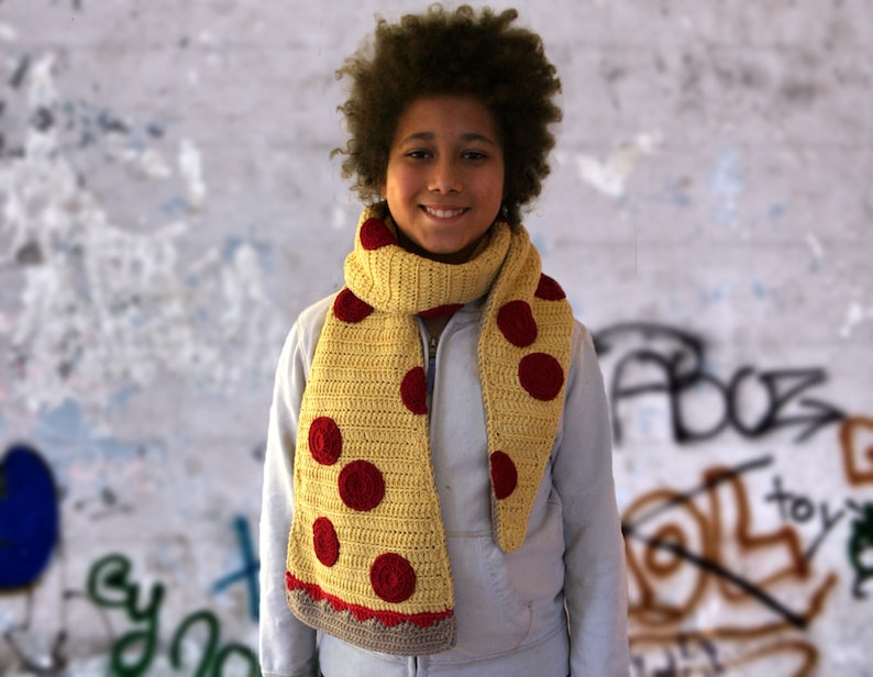 Pizza Scarf crochet pattern , crochet scarf pattern image 1