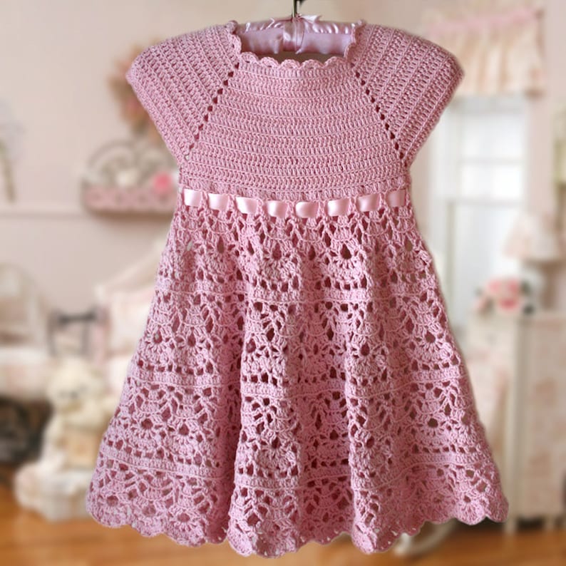 Modèle au crochet de robe en dentelle rose , Robe de demoiselle d'honneur , Robe rose pour tout-petit , Robe d'été image 1