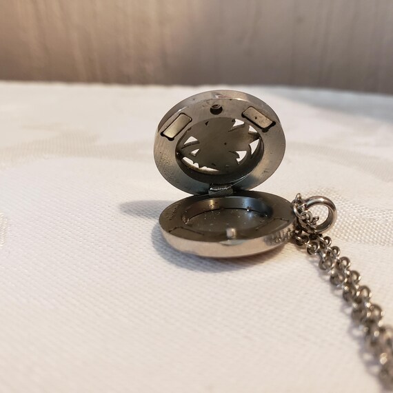 Maple Leaf Diffuser Pendant Necklace - image 5