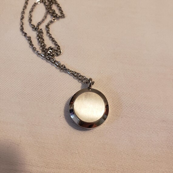 Maple Leaf Diffuser Pendant Necklace - image 4