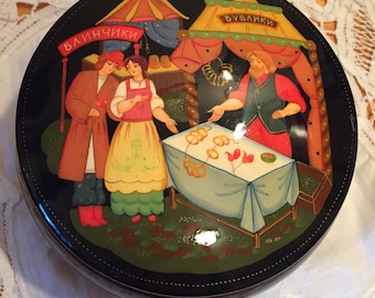 Hand Painted Russian Round Tin     Vintage Russian Trinket Box
