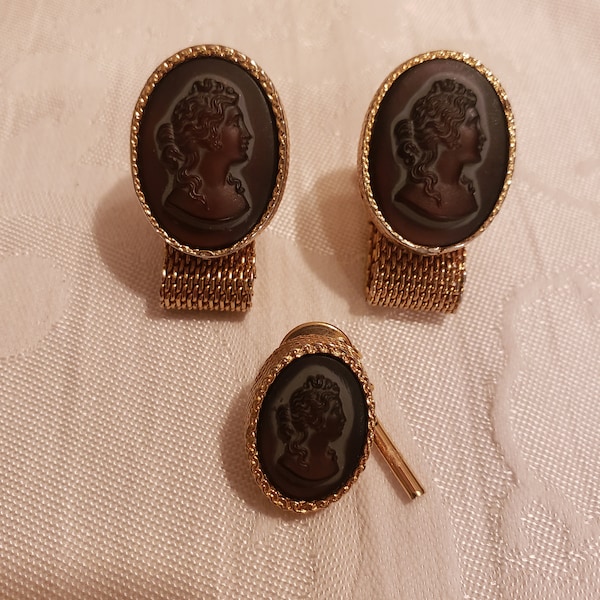 Vintage Hickok Cufflinks & Tie Pin Set