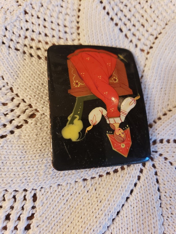 Vintage Russian Lacquered Brooch - image 4