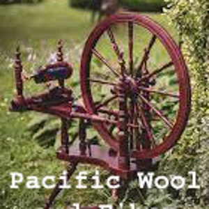 kromski polonaise spinning wheel in a mahogany finish. Shop Kromski Polonaise spinning wheel
