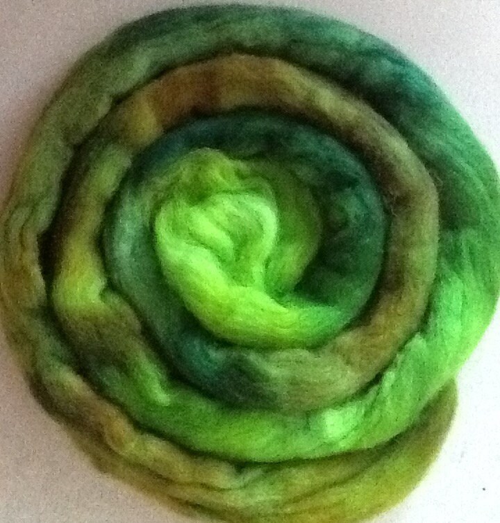 Hand Dyed Corriedale Wool Roving 4oz Felting Huckleberry Spinning Fiber Hand Dyed Corriedale Wool Roving 4oz Felting Huckleberry Spinning Fiber