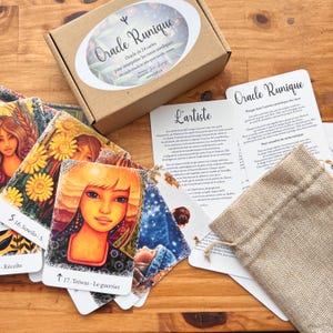 Nouvel Oracle runique - 24 cartes de rune plus 10 cartes explicatives en français, et texte en PDF en anglais disponible gratuitement