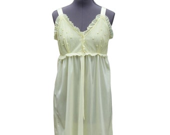 Vintage yellow babydoll negligee nightgown