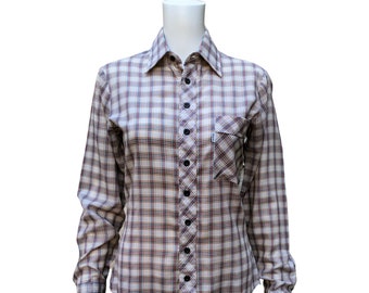 Vintage 1970 or 80s Levi's white tag brown, blue and red plaid fitted shirt