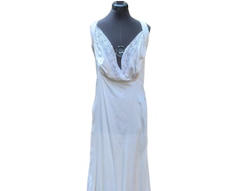 Vintage 1930's white lace and liquid satin bias cut dress, 30s evening gown, 30s wedding dress