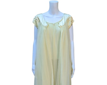 Vintage pale yellow sheer babydoll negligee and robe lingerie set