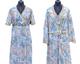 Conjunto de camisón y bata vintage de los años 70 en beige con flores marrones, azules y rosas