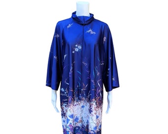 Vestido caftán floral vintage de manga larga azul, morado y blanco de los años 70