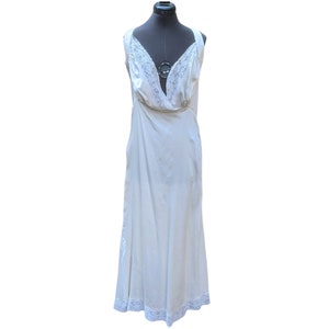 Vintage 1930&#39;s white lace and liquid satin bias cut dress, 30s evening gown, 30s wedding dress