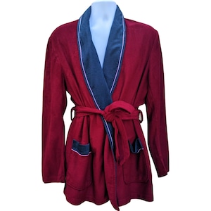 Vintage 1970's or 80's short maroon red and navy velvet fleece men's robe housecoat