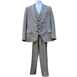 Vintage 1970s 3 piece men&#39;s suit gray tweed look polyester jacket, vest and pants