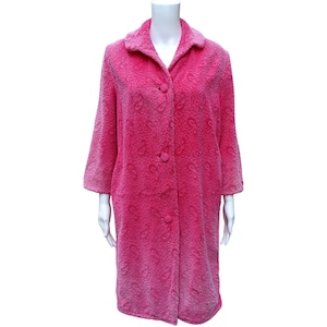 Vintage 1960s faded pink chenille towel robe housecoat, short robe