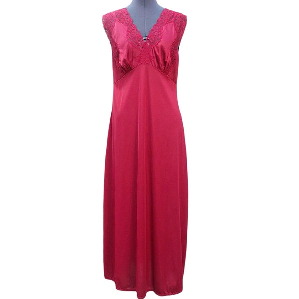 chemise de nuit vintage rouge foncé pleine longueur 100% nylon et dentelle