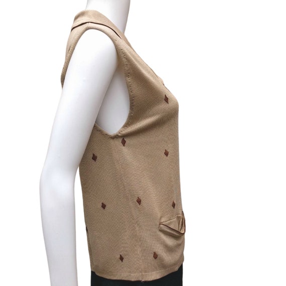 Vintage 40s or 50s beige brown sleeveless button … - image 6