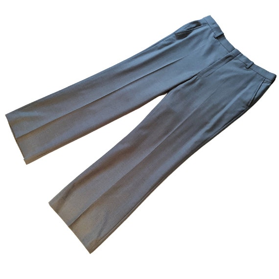 Vintage 70s powder blue 3 piece suit with large lapel… Gem