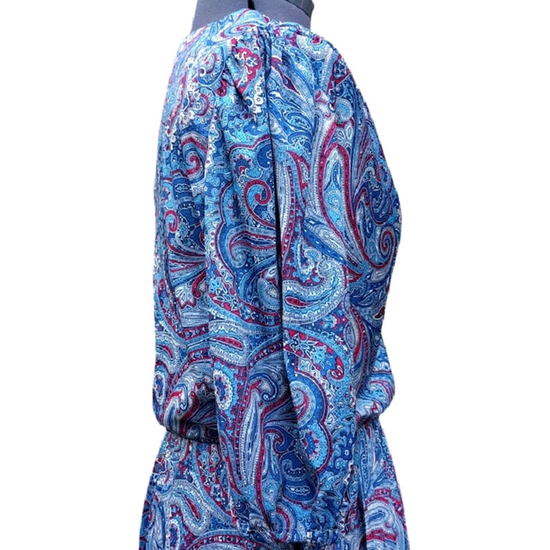 Vintage blue and red paisley 100/% polyester dress