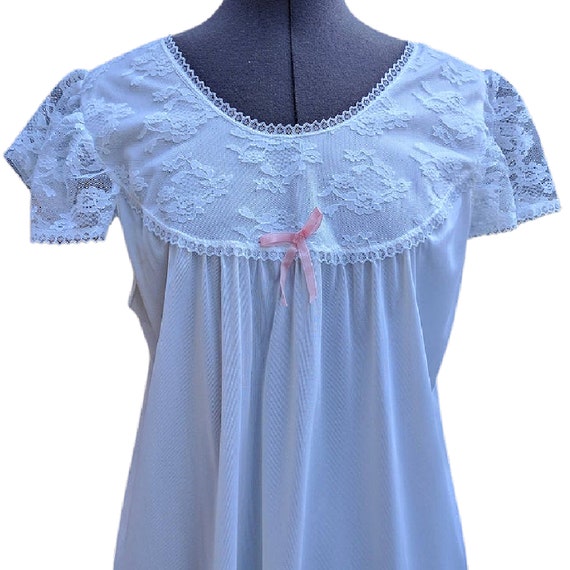 Vintage white lace and nylon nightgown - image 2