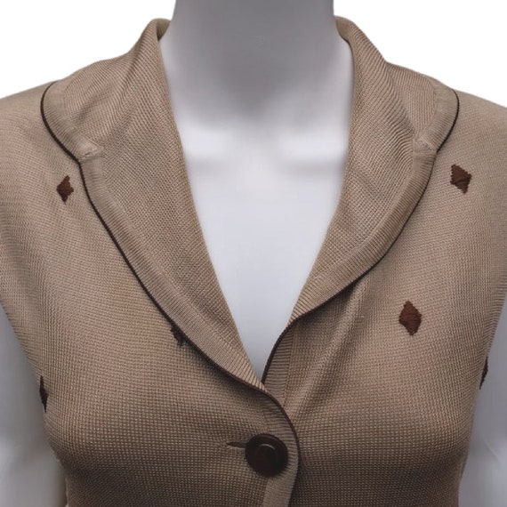 Vintage 40s or 50s beige brown sleeveless button … - image 2