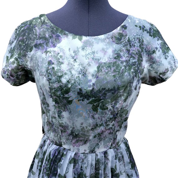 Vintage 50s white, purple and green lilac pattern… - image 2