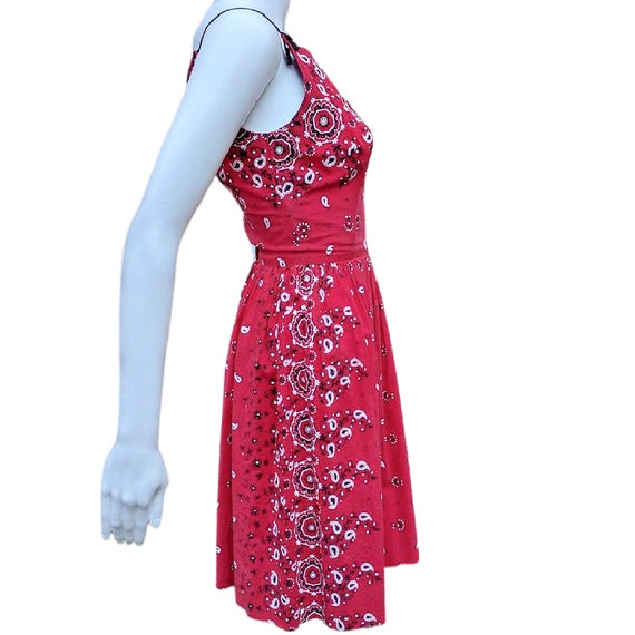 Vintage 50s cotton red bandanna dress, fit and fl… - image 6