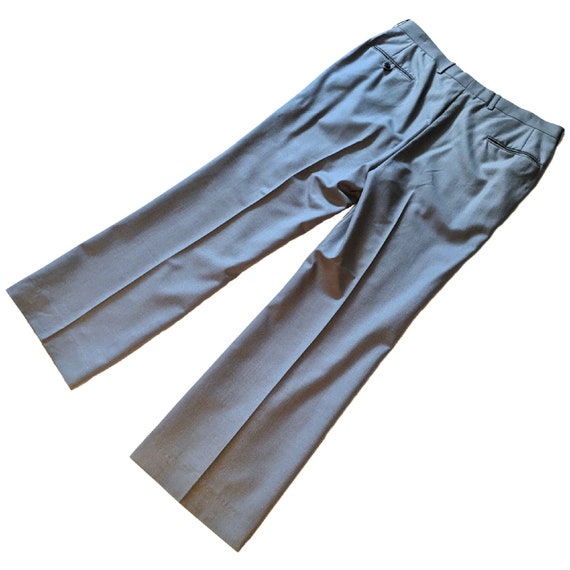 Vintage 70s powder blue 3 piece suit with large lapel… Gem