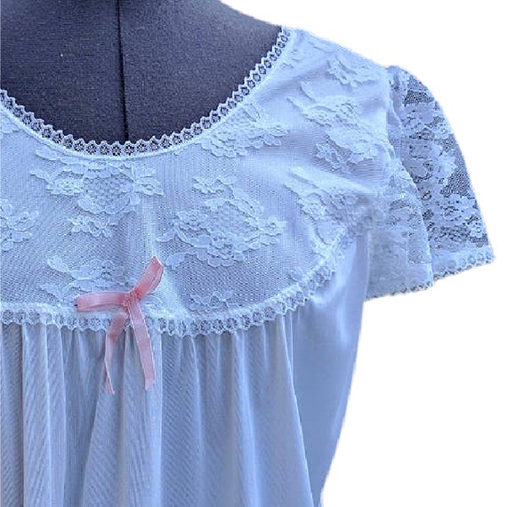 Vintage white lace and nylon nightgown - image 3