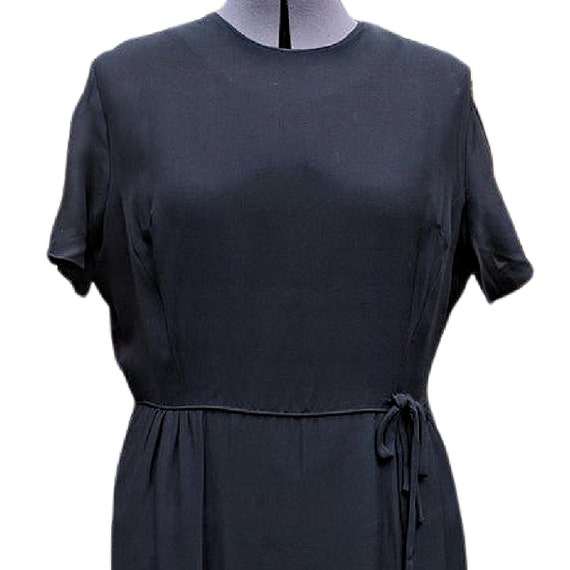 Vintage 50s black crepe wiggle dress - image 2