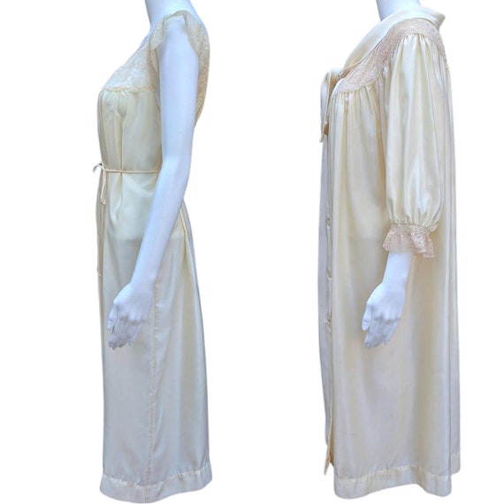 Vintage 50s or 60s champagne peignoir robe and ni… - image 7