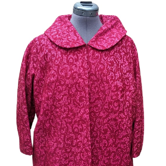 Vintage 1950s raspberry red flocked brocade coat … - image 3