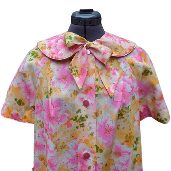 Vintage 50s or 60s pink and yellow cotton smock r… - image 2