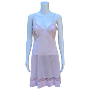 Vintage pale pink 100% nylon dress slip