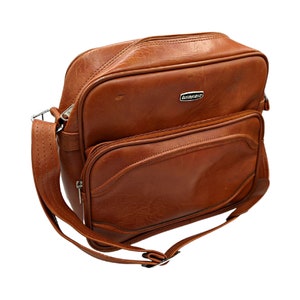 Vintage bruine kleine handbagagetas van kunstleer in schouderstijl uit 1970