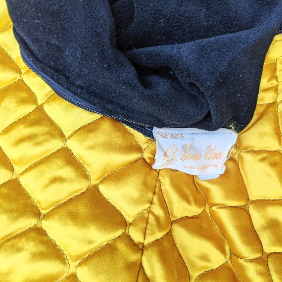 Vintage 60s or 70s black velour and gold quilted … - image 9