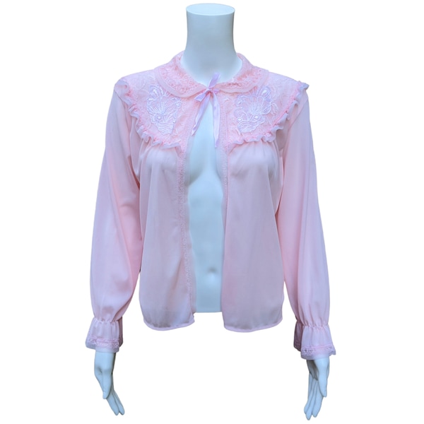 veste de lit en nylon rose pâle vintage des années 50 et en mousseline brodée