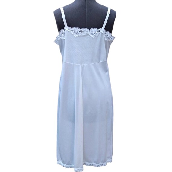 Vintage white nylon and lace dress slip - image 7