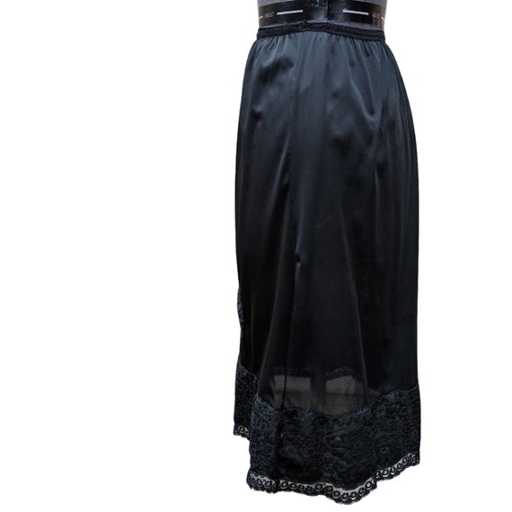 Vintage 50s or 60s black skirt slip nylon with la… - image 4