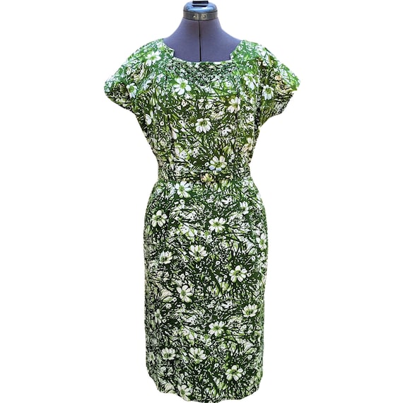 Vintage 1950s or 60s green floral on white wiggle… - image 1