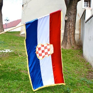 Fahne mit dem Herceg Bosna Grb, 3 Größen