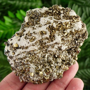 Cristal de pyrite très brillant avec calcite, cristal brut, minéral naturel, cristal de guérison, cristal de spiritualité, spécimen minéral B2677
