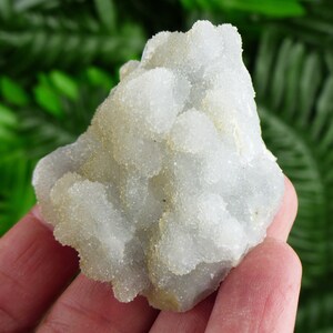 Erstaunlicher und seltener glänzender Chalcedon-Kristall, roher Kristall, natürliches Mineral, heilender Kristall, Spiritualität-Kristall, Mineralprobe B2862