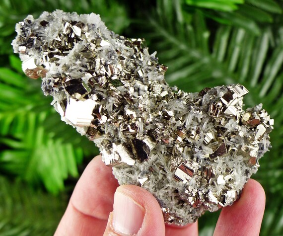 素晴らしい黄鉄鉱入りクォーツ、原石、天然鉱物、ヒーリングクリスタル