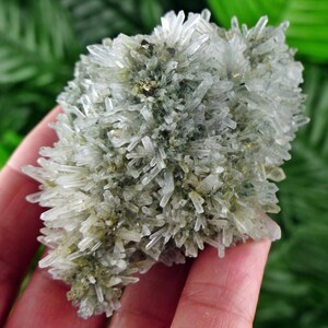 Rare Quartz with Japan Law Twins formation, Chlorite and Pyrite, Raw Crystal, Natural Mineral, Spirituality Crystal, Mineral Specimen B1458