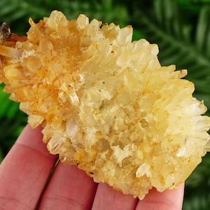 Amazing Quartz with Iron Oxide, Raw Crystal, Natural Mineral, Healing Crystal, Spirituality Crystal, Mineral Specimen B3337