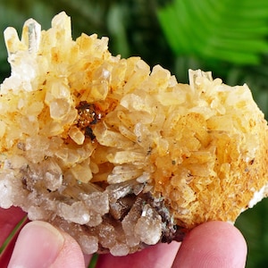 Amazing Quartz with Iron Oxide, Raw Crystal, Natural Mineral, Healing Crystal, Spirituality Crystal, Mineral Specimen B3256